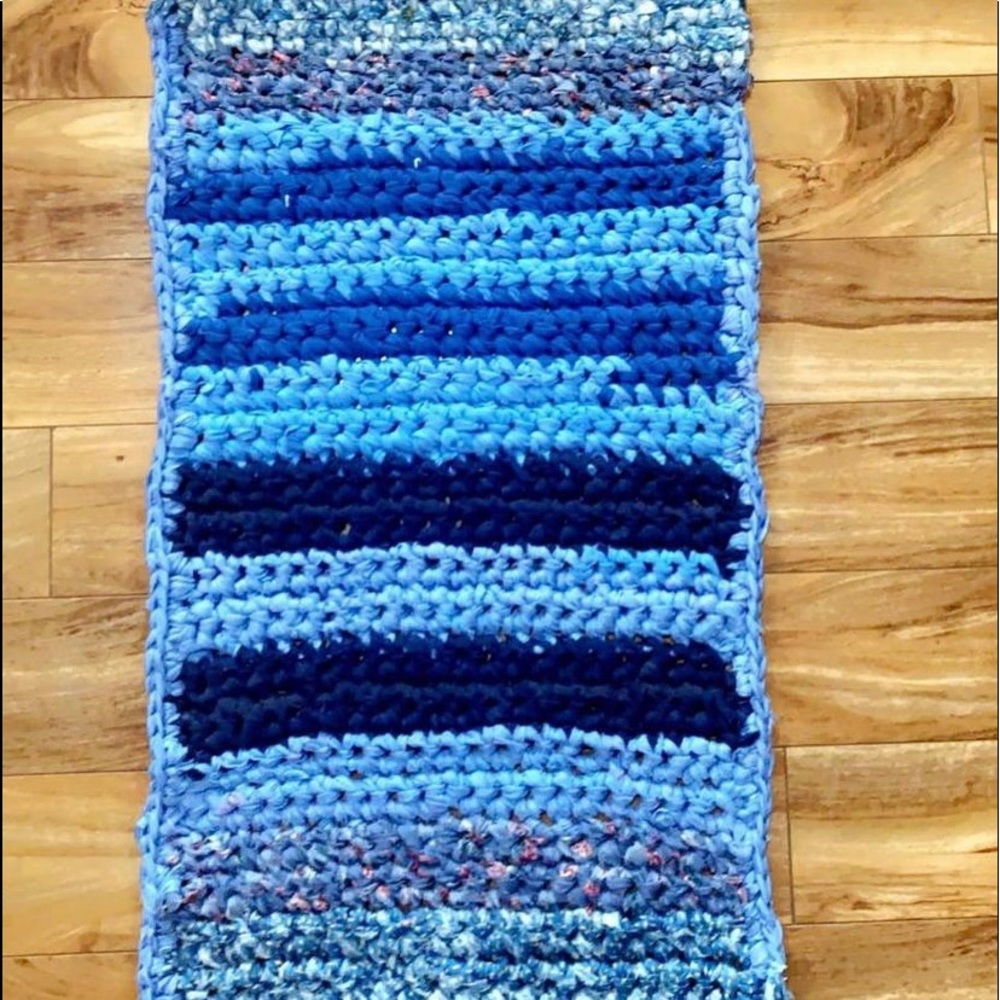 💙Blue Striped Crochet Rug💙 - Picture 2 of 3